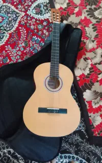 فروش گیتار در حد نو