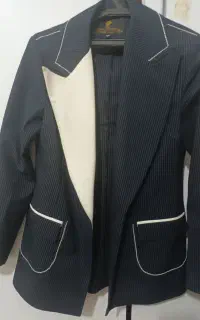 تعدادی مانتو در حد نو