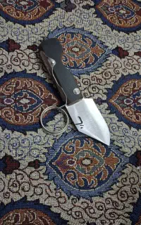 چاقو حراج ۳۰۰.  تیز وموزن. ضدزنگ