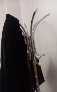 چوب لباسی فلزی سبک وتمیز