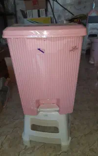 سطل آشغال حراج به دلیل تغییر شغل