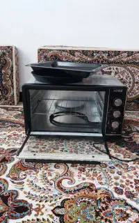 توستر و 6 عدد قندان شیشه ای سالم