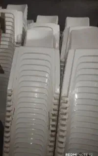 فروشی صندلی پلاستیکی در حد نو