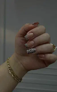 کاشت ناخن تخصصی ادب