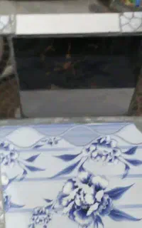 یکعدد‌حوض‌کاشی‌شده‌زیبا‌ومتوسط