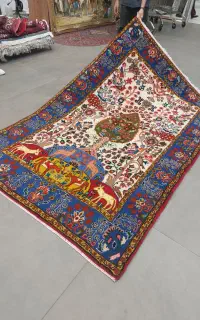 فرش دستباف (بساک ) تک ۴ متری درخت زندگانی نهاوندی