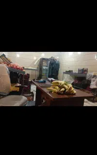 ترازو ،میز و صندلی