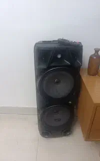 اسپیکر خانگی جمع و جور داخل ماشین بذار برو تفریح