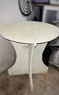 میز‌گرد ، سفید