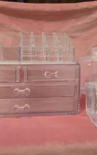 استند آرایشی