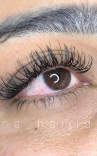 خدمات اکستنشن ناخن و مژه، لیفت و لمینت