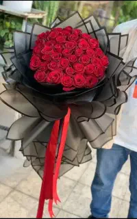 دسته گل باکس و سبد گل رز هلندی شاخه۲۰ ایرانی۱۰ت