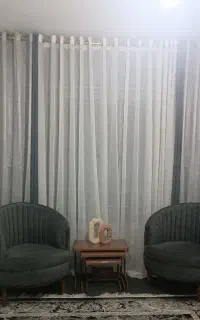 شال پرده  مینی‌مال طوسی رنگ زربافت پتینع