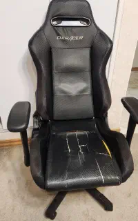 صندلی گیمینگ حرفه ای Dxracer