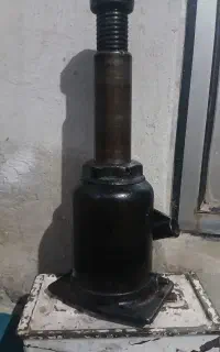 جک سنگین ۳۰ تنی