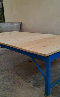 تخت چوبی فلزی