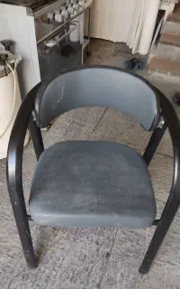 صندلی فلزی انتظار