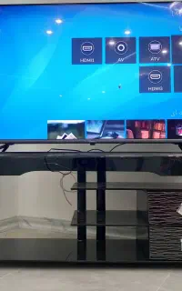 میز تلویزیون شیشه ای