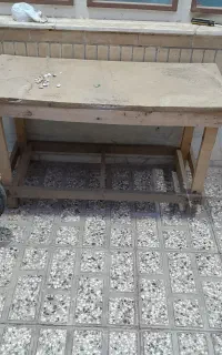 نیمکت چوبی