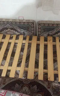 زیر تختی چوبی بزرگسال