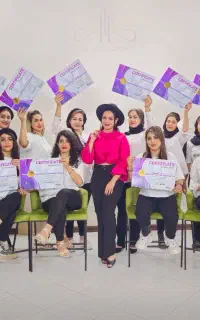 آموزش کاشت ناخن و طراحی (صفر تا پیشرفته) با مدرک*