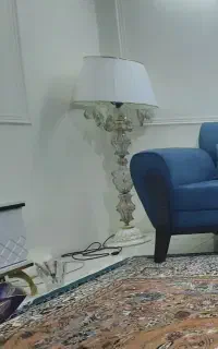 اباژور ایستاده