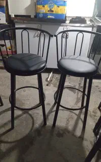 سه عدد صندلی فلزی بلند صفر استفاده نشده