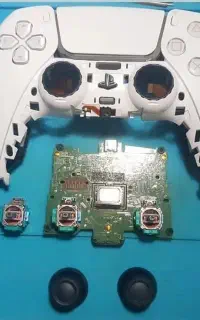 تعمیر فوق تخصصی دسته XBOX ، PS5 ، PS4 با گارانتی