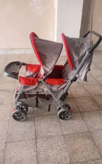 کالسکه دوقلو کار کرده به فروش میرسد