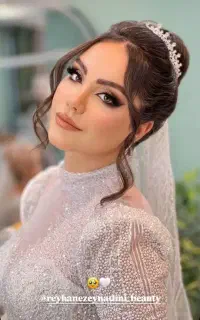 میکاپ شنیون در سالنی تخصصی