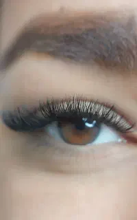 کاشت مژه و لیفت مژه و ابرو