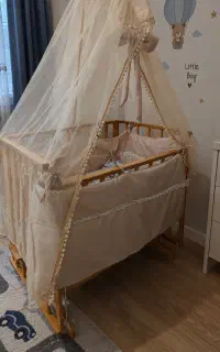 تخت نوزاد چوبی