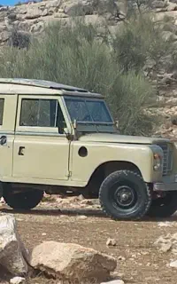 لندرور مدل ۶۴ رنگ فابریک