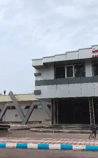 کارگر ساختمانی فرودگاه