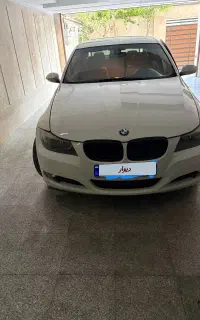 بی ام و ۳۲۰