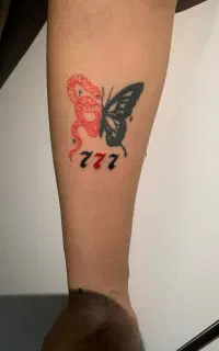 اجرای تتو بدن
