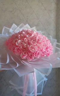 دسته گل روبانی و ماکت کیک دوطبقه