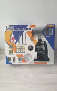 میکروسکوپ و تعدادی بازی فکری نو و سالم