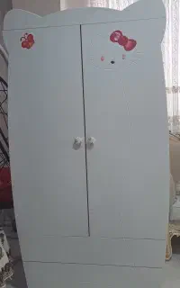 تخت نوجوان