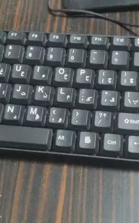 دو عدد دسته بازی کامپیوتر نو و یک عدد کیبورد