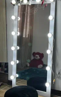 آیینه لامپ دار