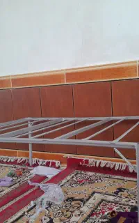 یک عدد تخت خواب آهنی بچگانه