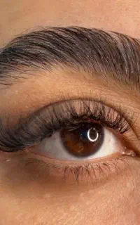 اکستنشن، کاشت و لیفت مژه و ابرو با قیمت استثنایی