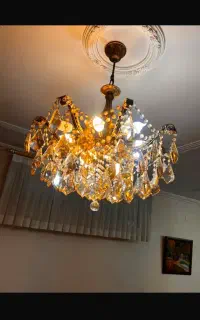 لوستر کریستالی ۸ شاخه از جنس برنز