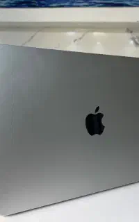 MacBook Air M3  256G