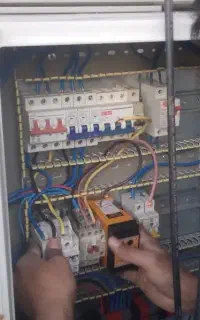 انجام امور برقکاری ( برق کار ) صنعتی و ساختمان