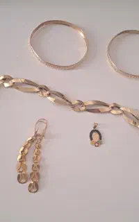 طلا وجواهرات
