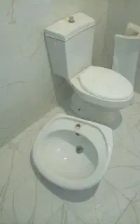 توالت فرنگی و روشویی