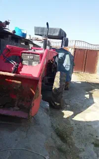 تراکتور ۸۰۰بابیل جلو