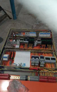 برق کار صنعتی طراحی و اجرا تابلو برق  و رفع عیب